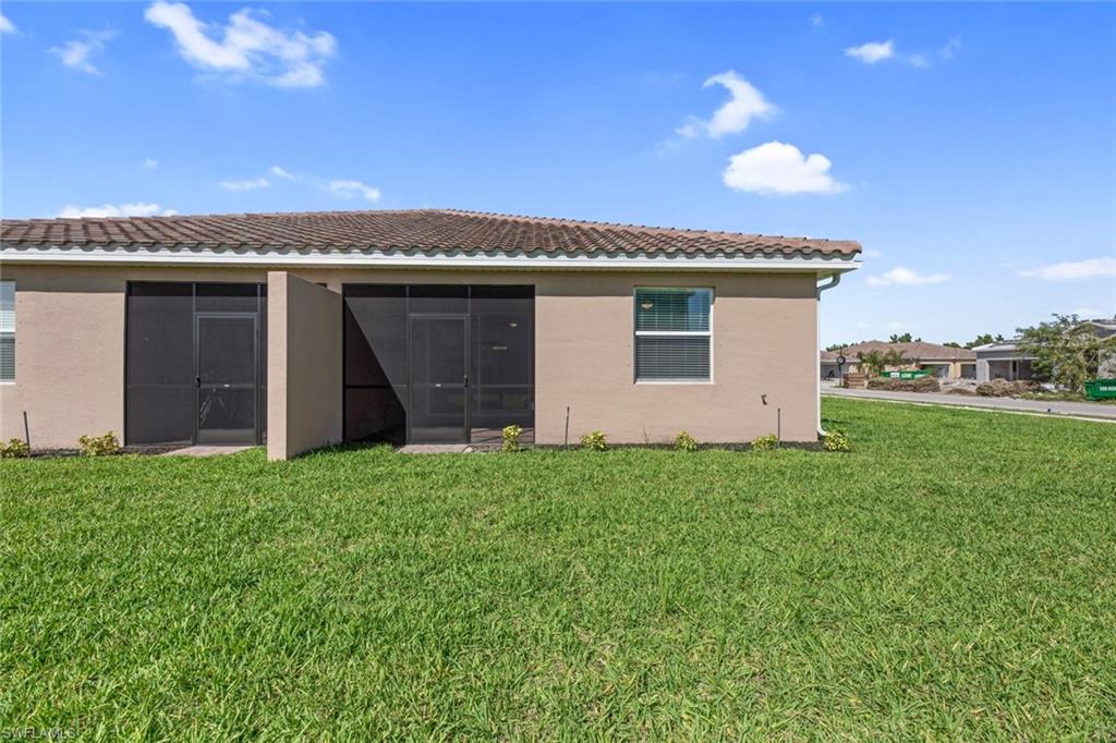2672 Vine AVE photo 28