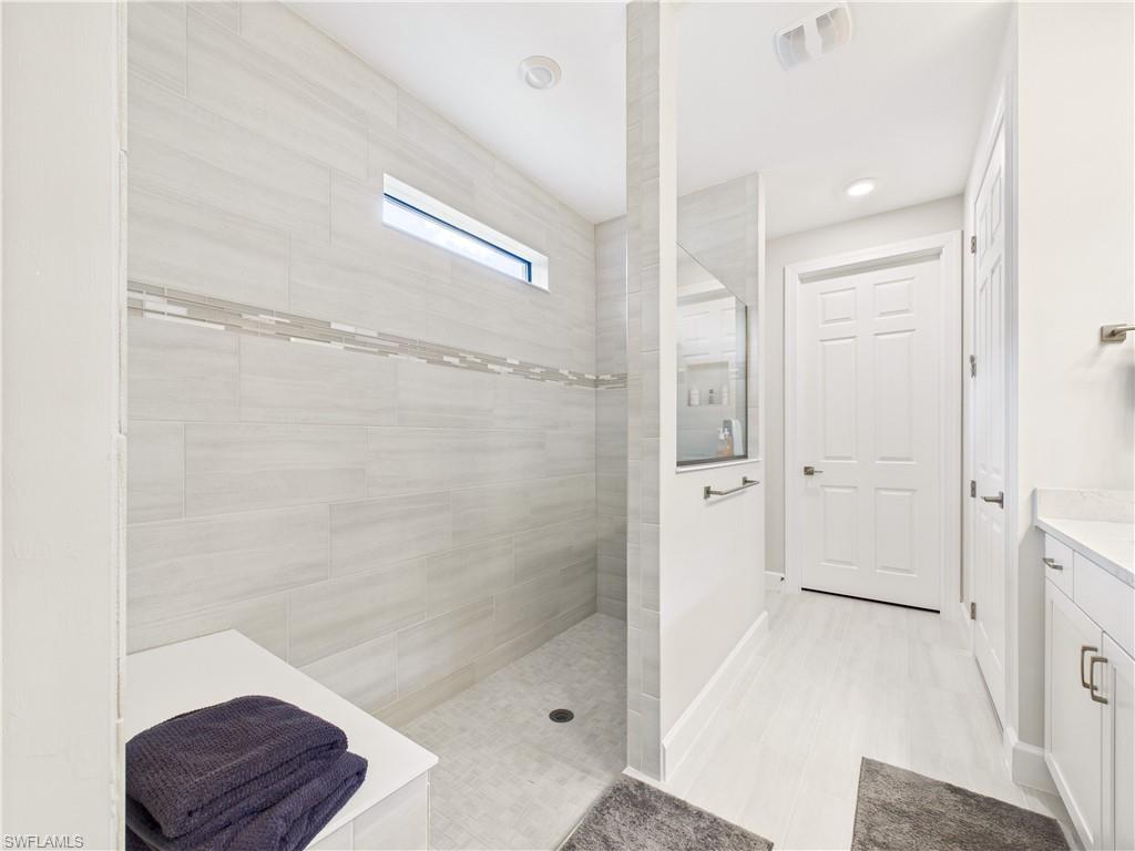 19563 Utopia LN photo 17