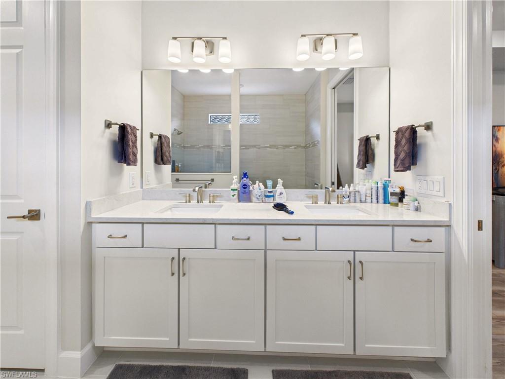 19563 Utopia LN photo 16