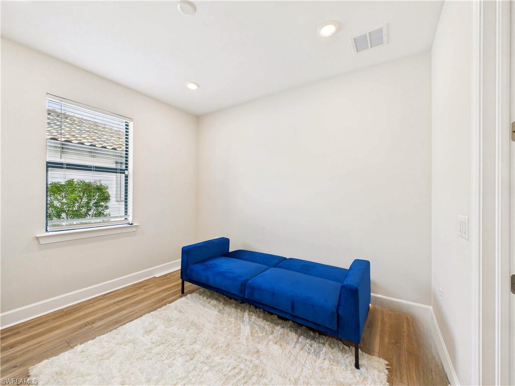 19563 Utopia LN photo 19