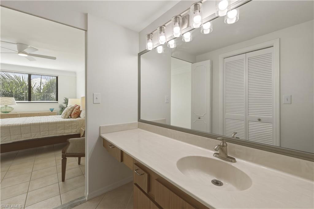 801 River Point DR 303A photo 20