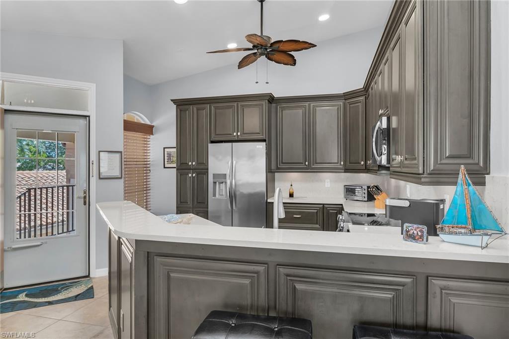 194 Newport DR 908 photo 13