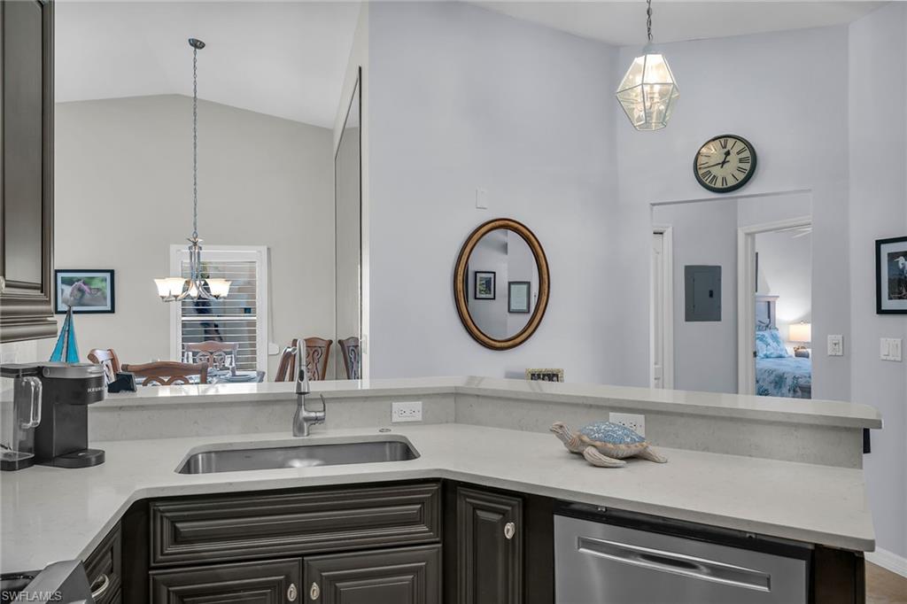 194 Newport DR 908 photo 14