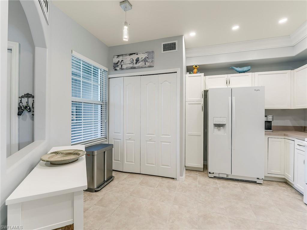 9241 Spring Run BLVD 2206 photo 20