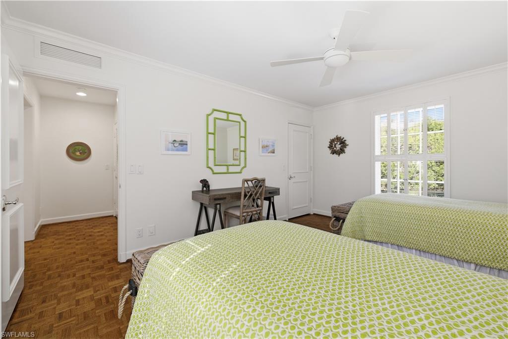 2700 Lantern LN photo 13