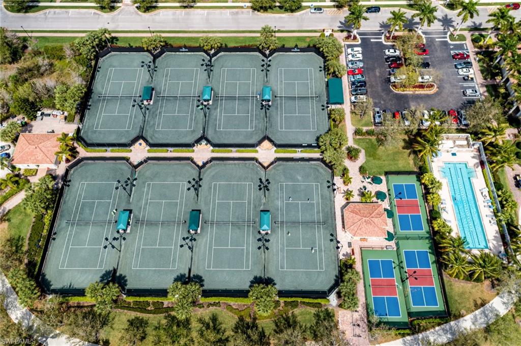 Aerial view of tennis and pickleball courts