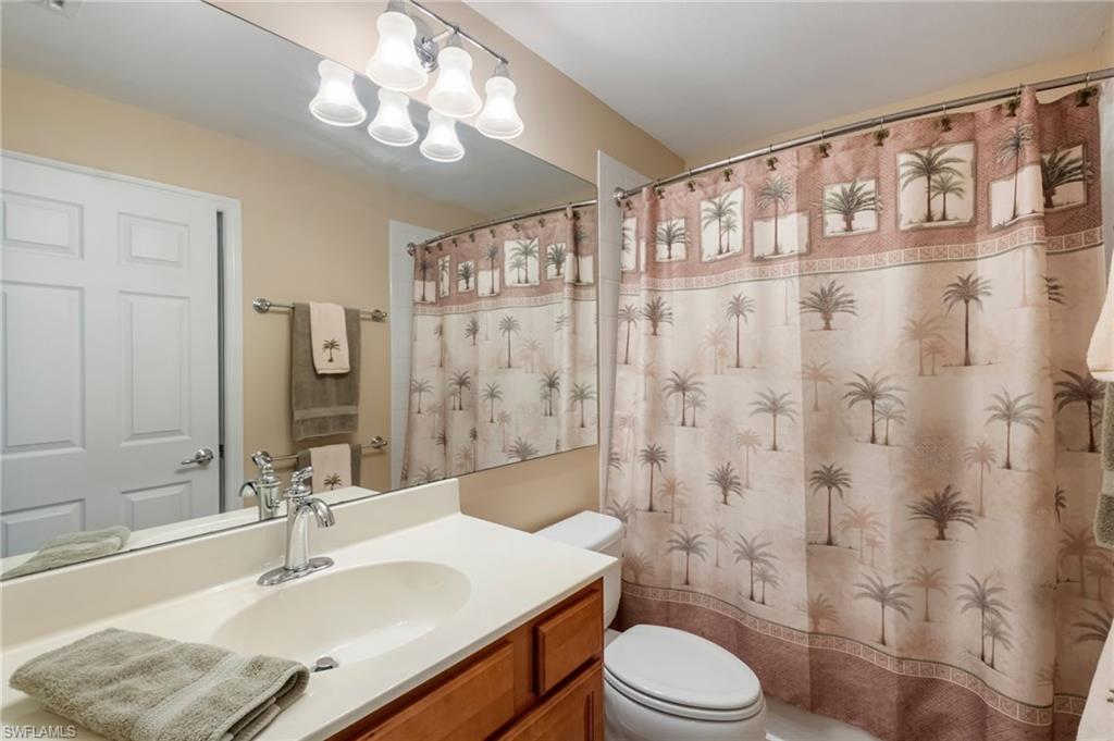 Master BR with Tub/shower