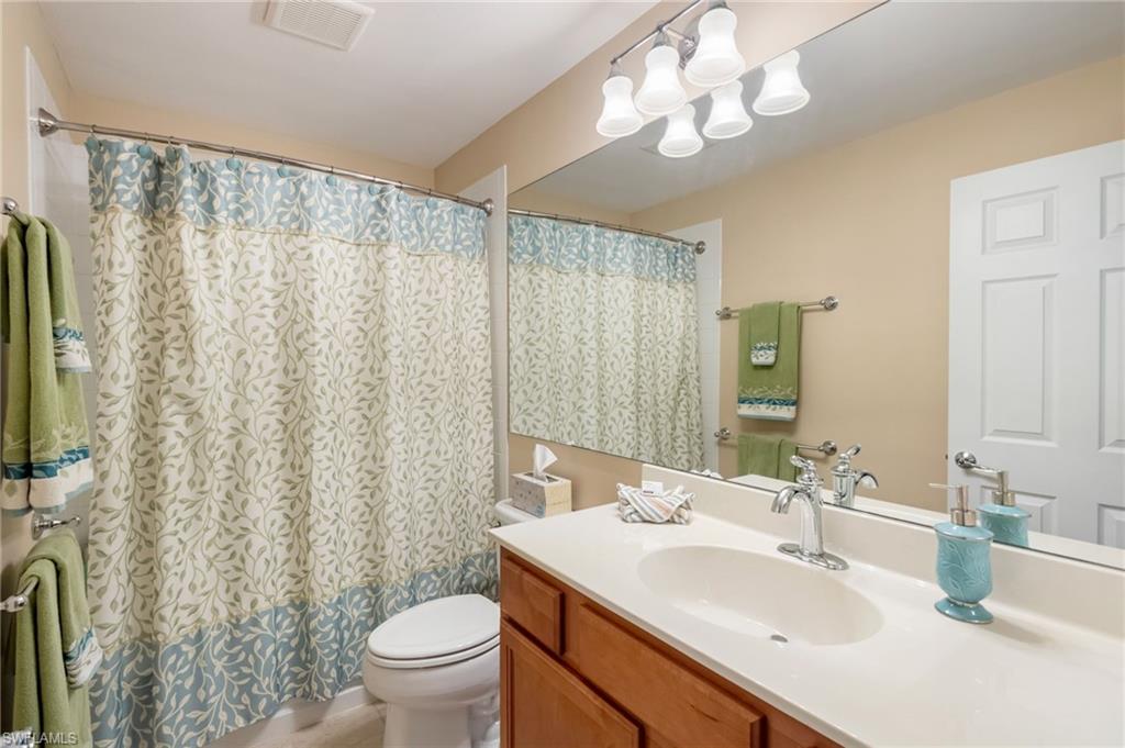 2nd Bedroom/Den with Bath