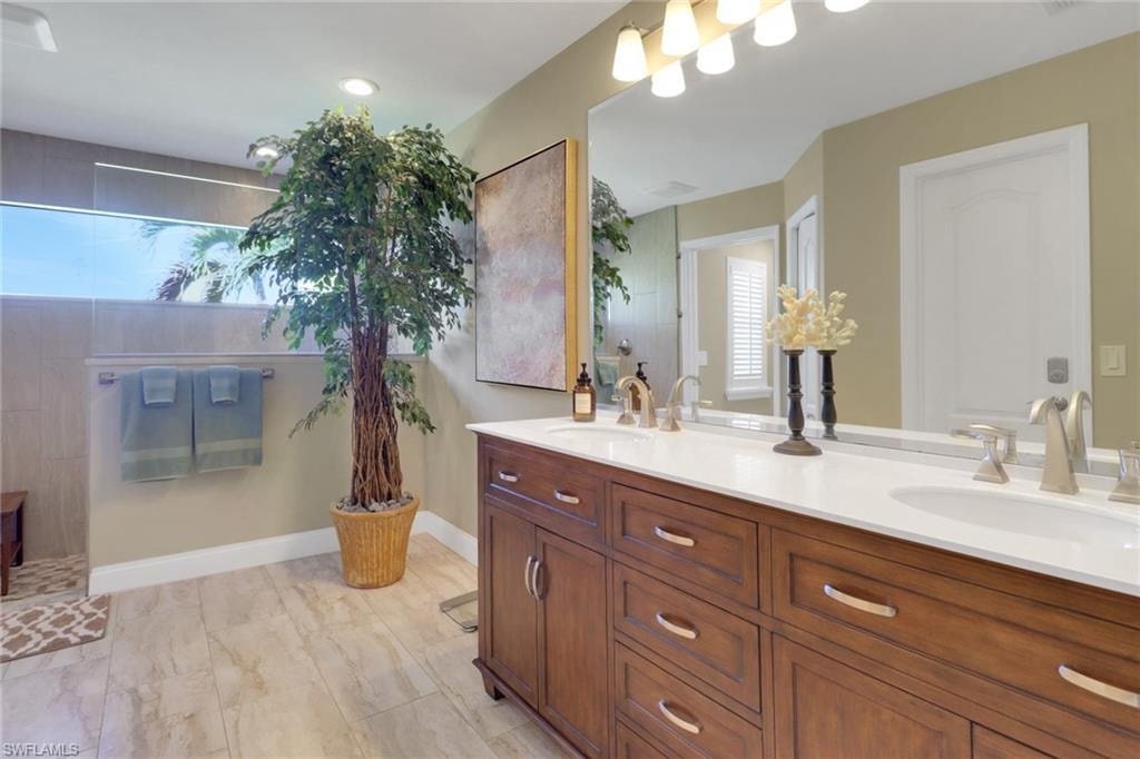 1466 Vintage LN photo 12