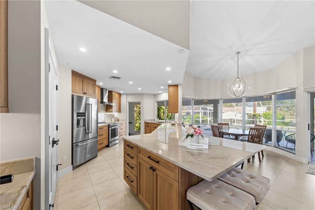 4724 Riverside DR photo 9