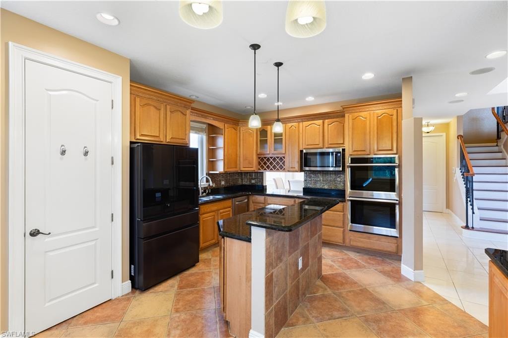 11913 Princess Grace CT photo 17