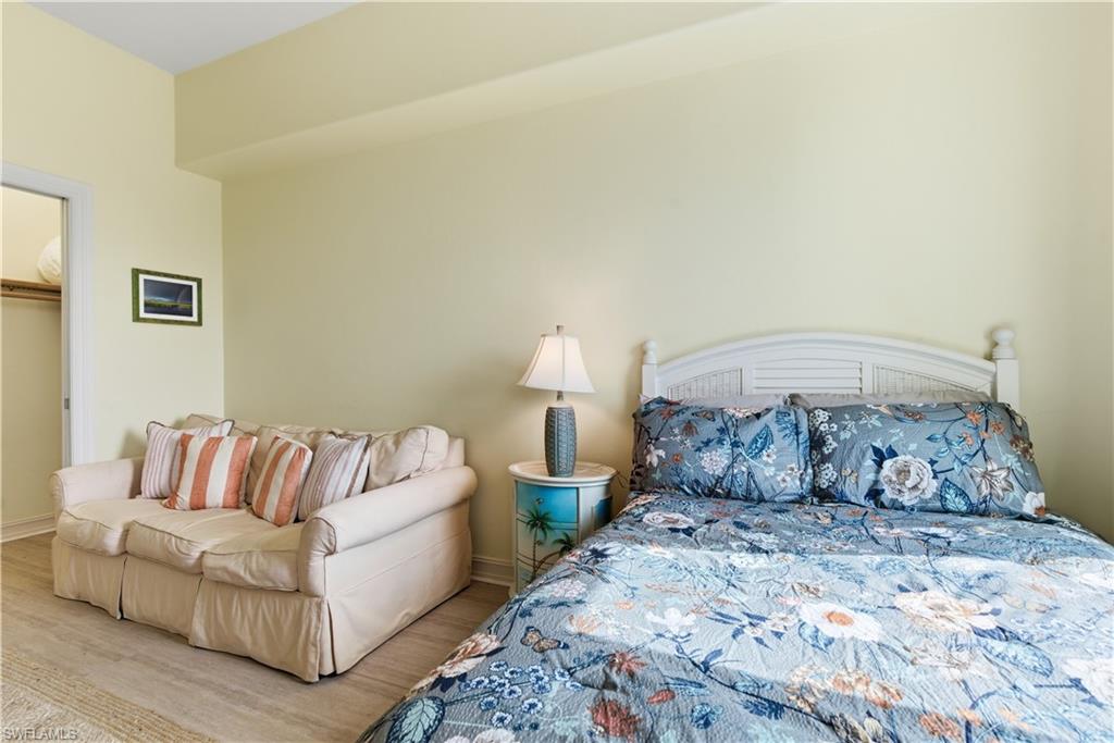 2748 Tiburon BLVD E C404 photo 32