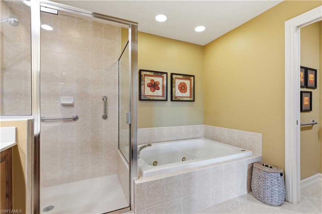 2748 Tiburon BLVD E C404 photo 25