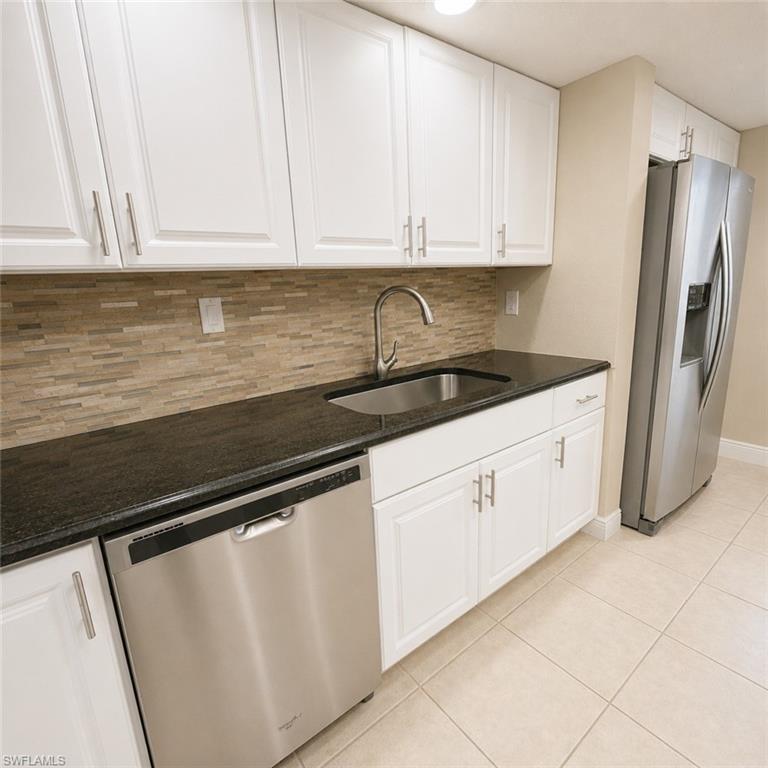 2264 Winkler AVE 202 photo 7