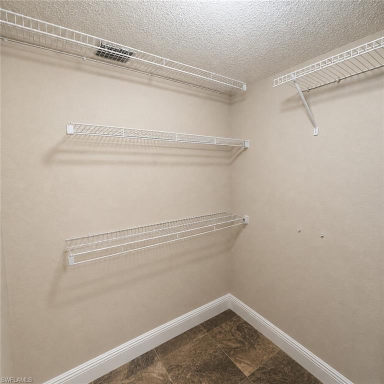 2264 Winkler AVE 202 photo 14