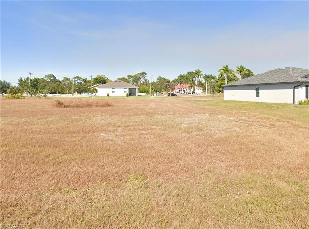 FRONT VIEW OF PROPERTY