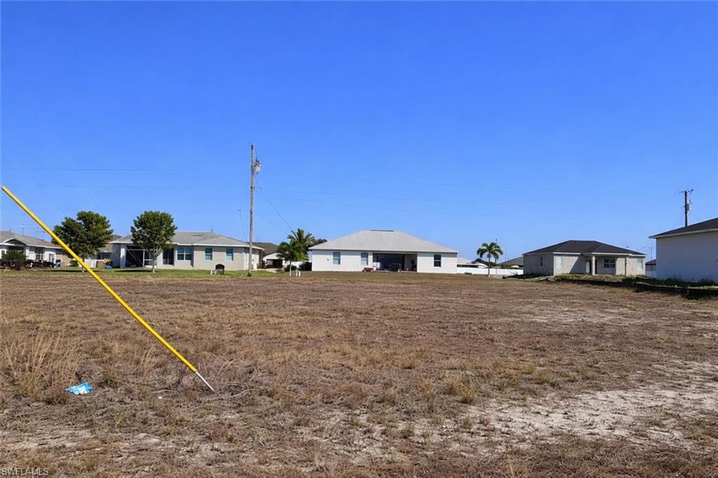 View of yard featuring a residential view