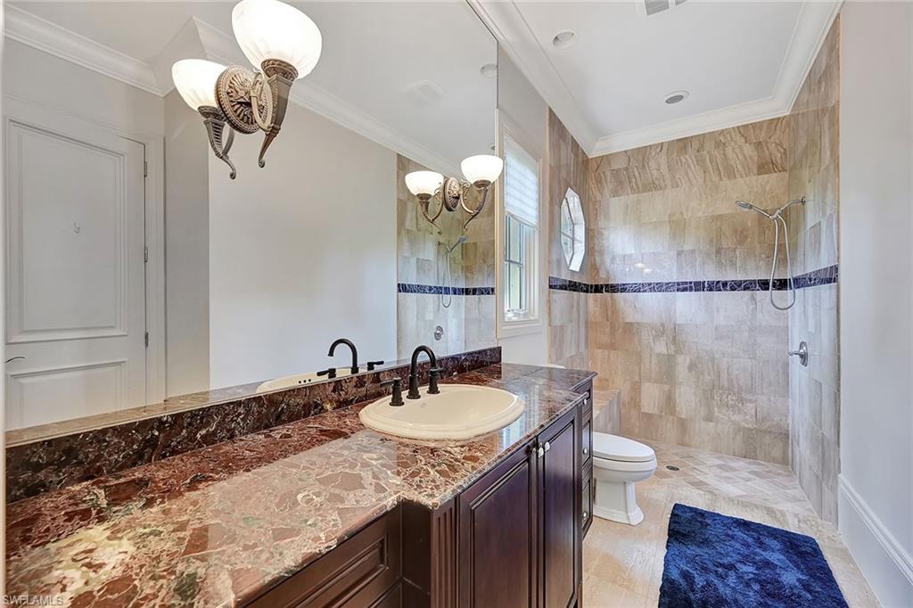 2 of 2 ensuite baths