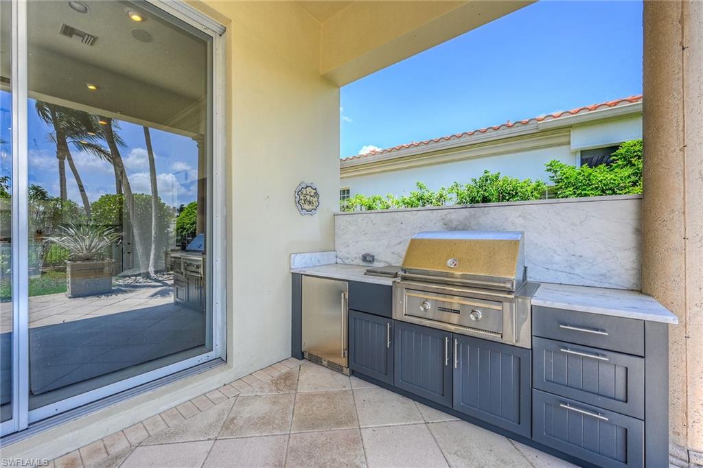 Outdoor Kitchen