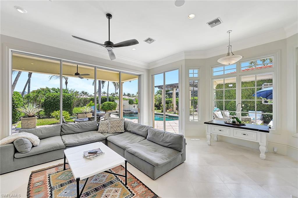 2052 Isla Vista LN photo 10