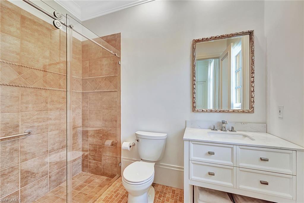 1st Floor Guest Suite Bath