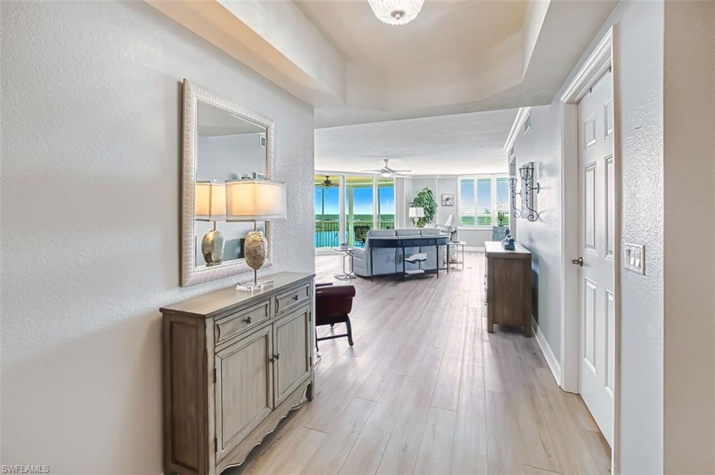 Entry_within_the_condo