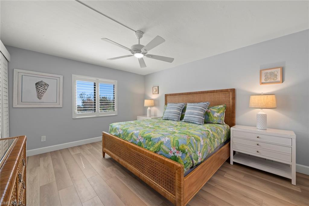 1919 Olde Middle Gulf DR 401 photo 18