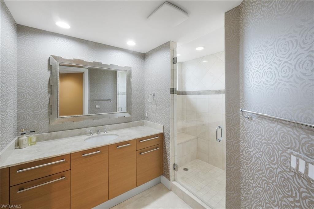 13675 Vanderbilt DR 406 photo 23