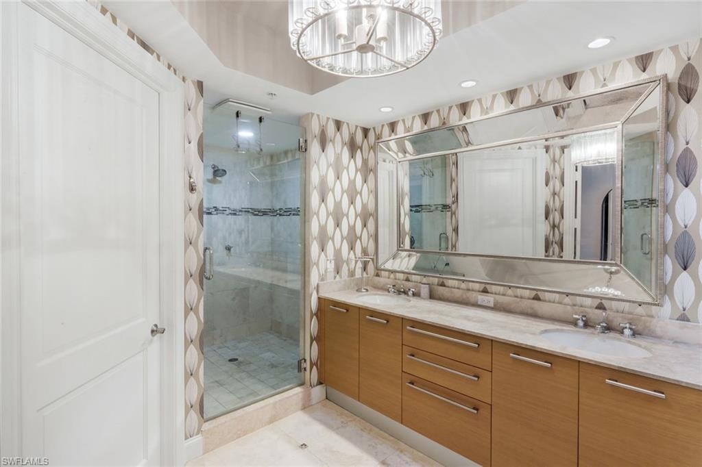 13675 Vanderbilt DR 406 photo 18