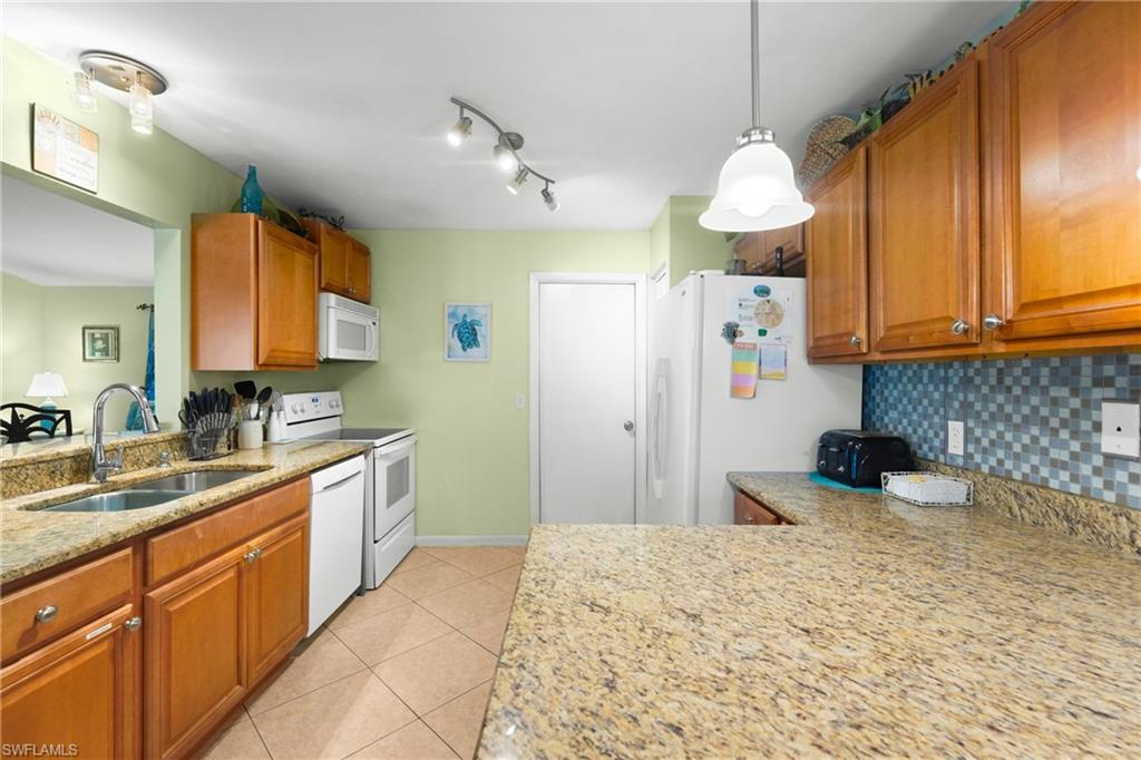 2718 SW 9th PL photo 9