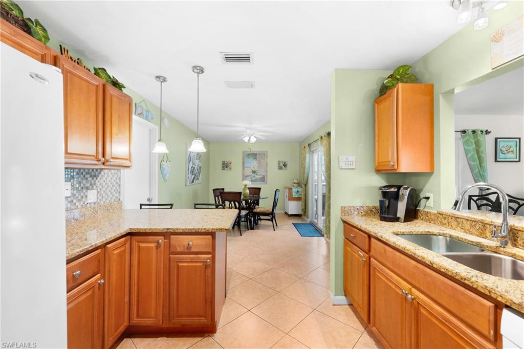2718 SW 9th PL photo 11