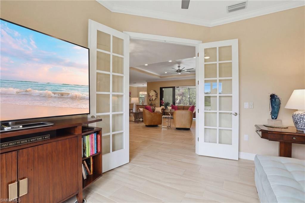 2303 Somerset PL photo 9