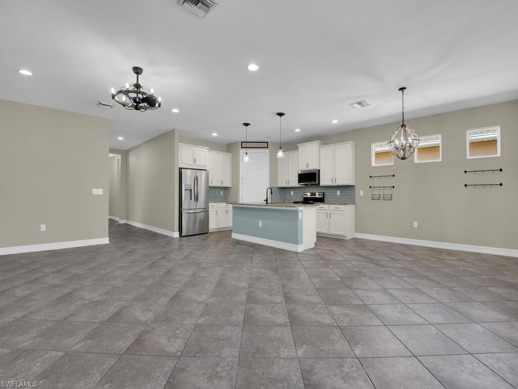 4211 Dutchess Park RD