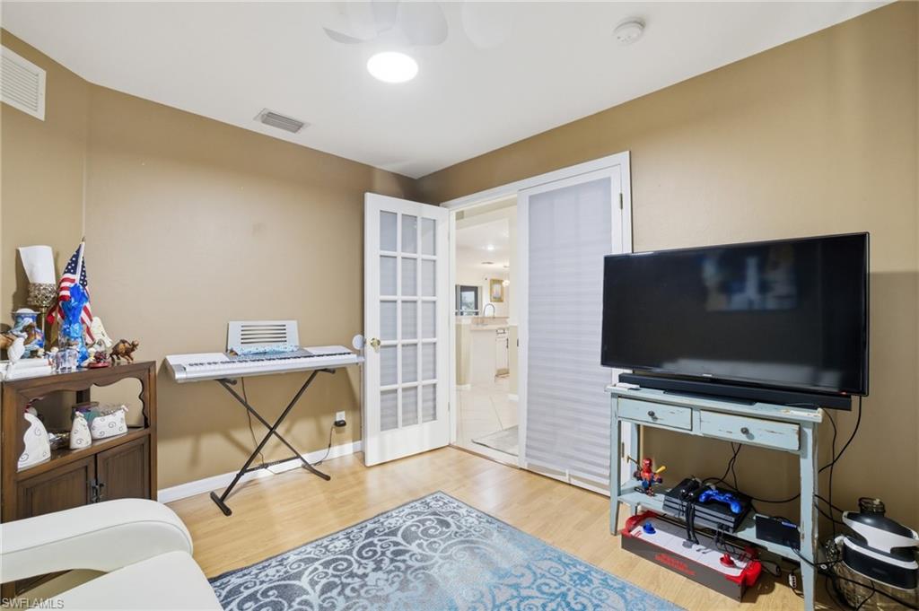 1112 SW 9th CT