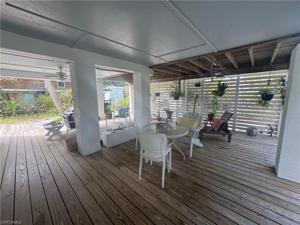 201 White Pelican DR