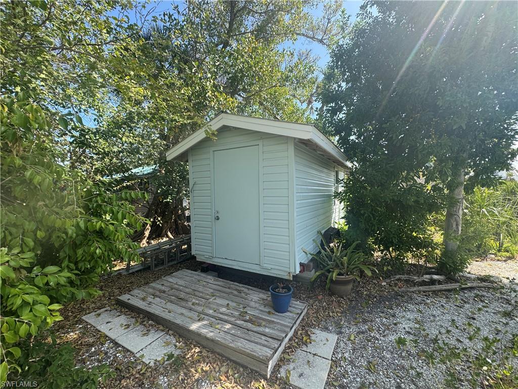 201 White Pelican DR photo 37