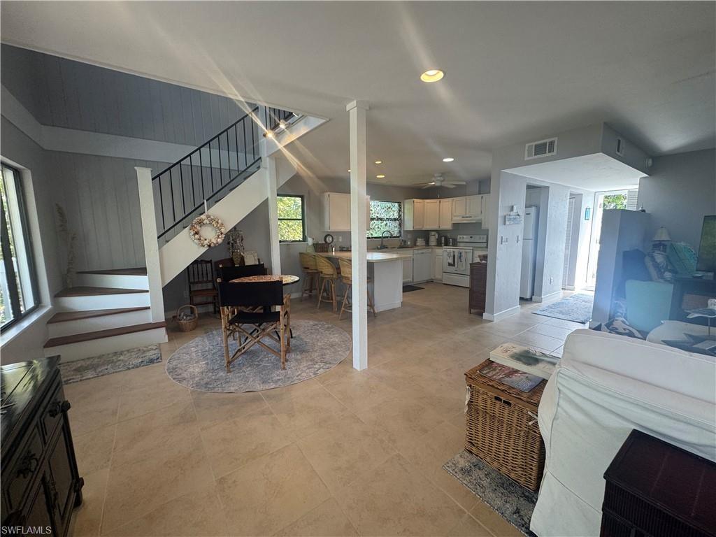 201 White Pelican DR photo 11