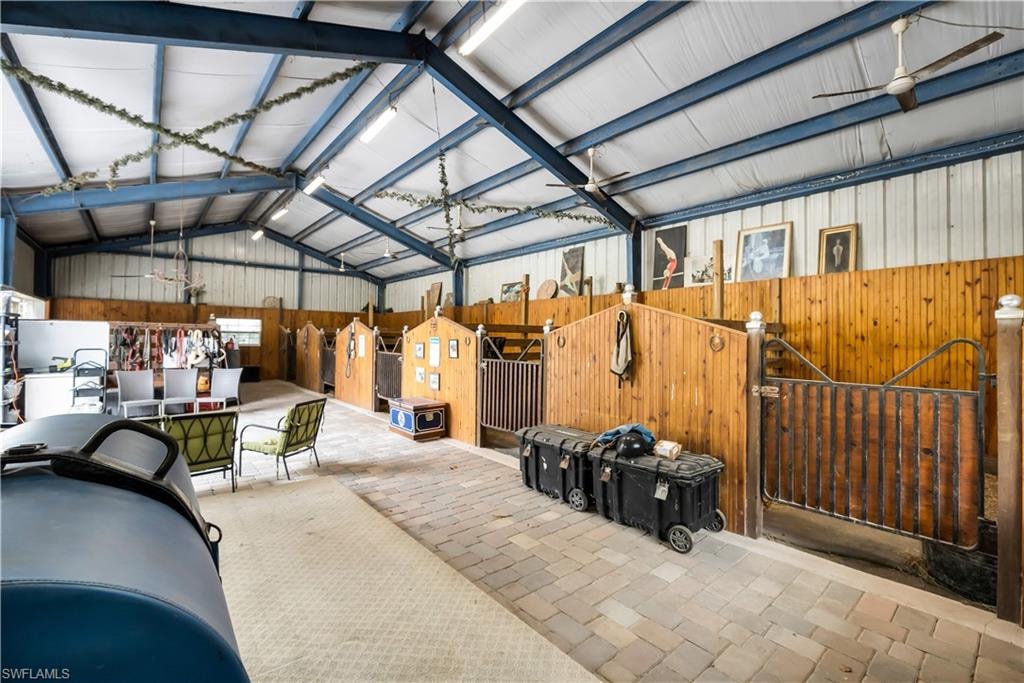 Vaulting area and stalls