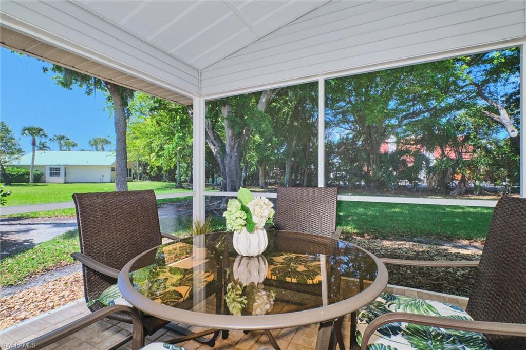 SCREENED LANAI