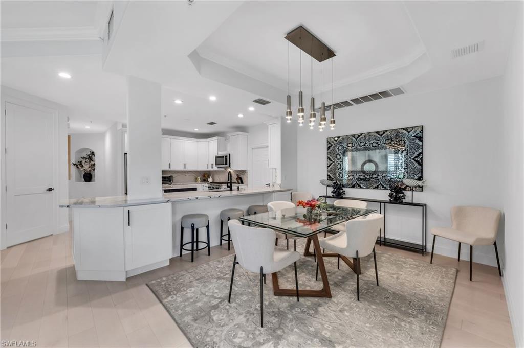 Elegant Dining space and Breakfast bar