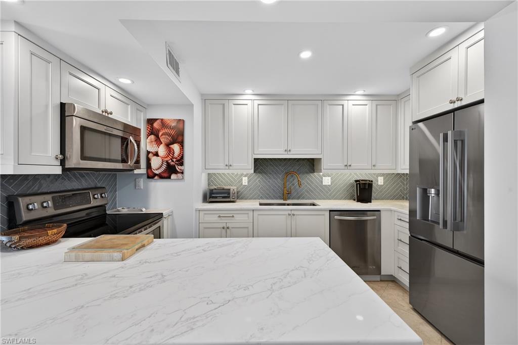 3443 Gulf Shore BLVD N 809 photo 13