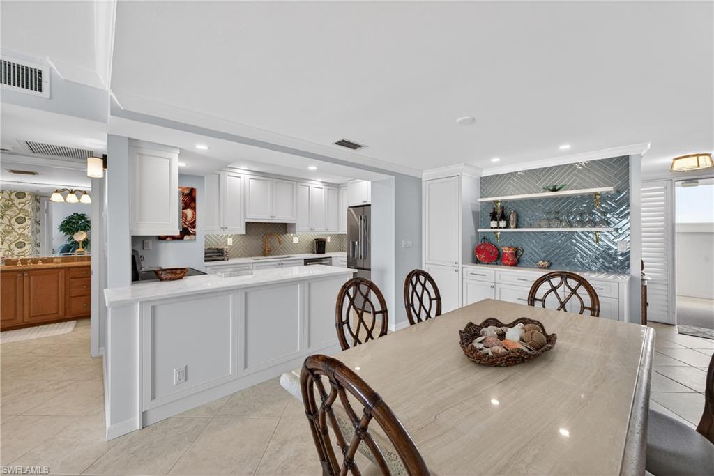 3443 Gulf Shore BLVD N 809 photo 9