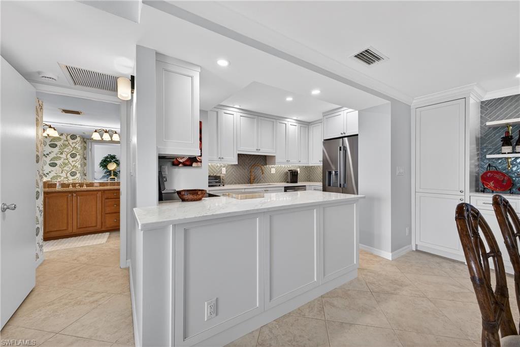 3443 Gulf Shore BLVD N 809 photo 10