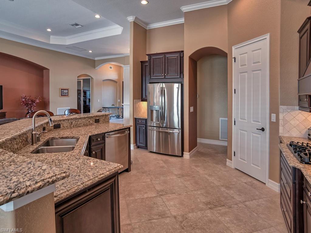 9634 Firenze CIR photo 7