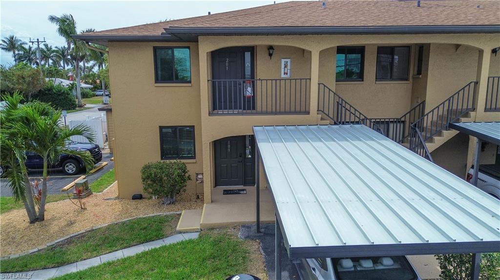 2nd floor corner home