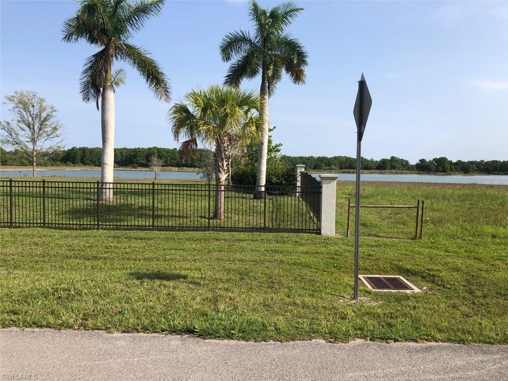 630 Shady Hollow BLVD W photo 8
