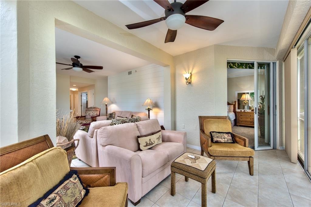 2190 ARIELLE DR 902 photo 17