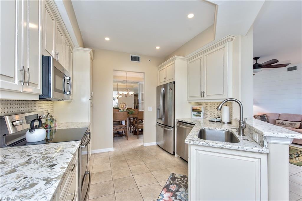 2190 ARIELLE DR 902 photo 9