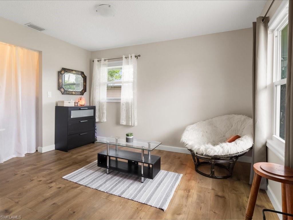 5272 Myrtle LN photo 16