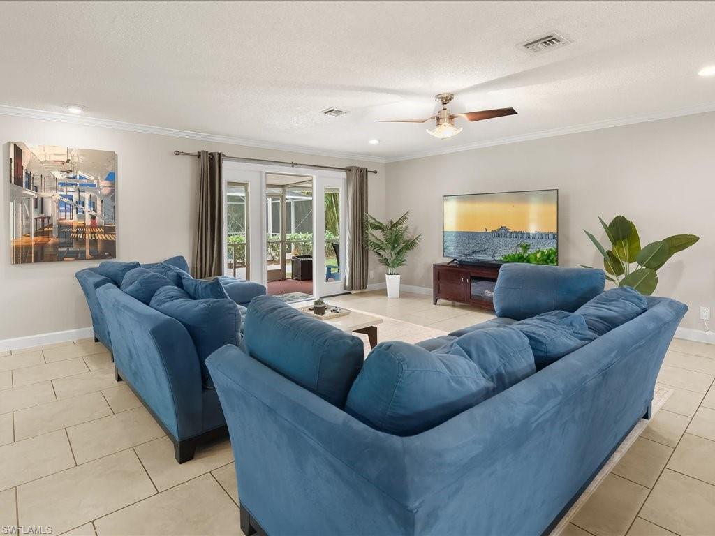 5272 Myrtle LN photo 8